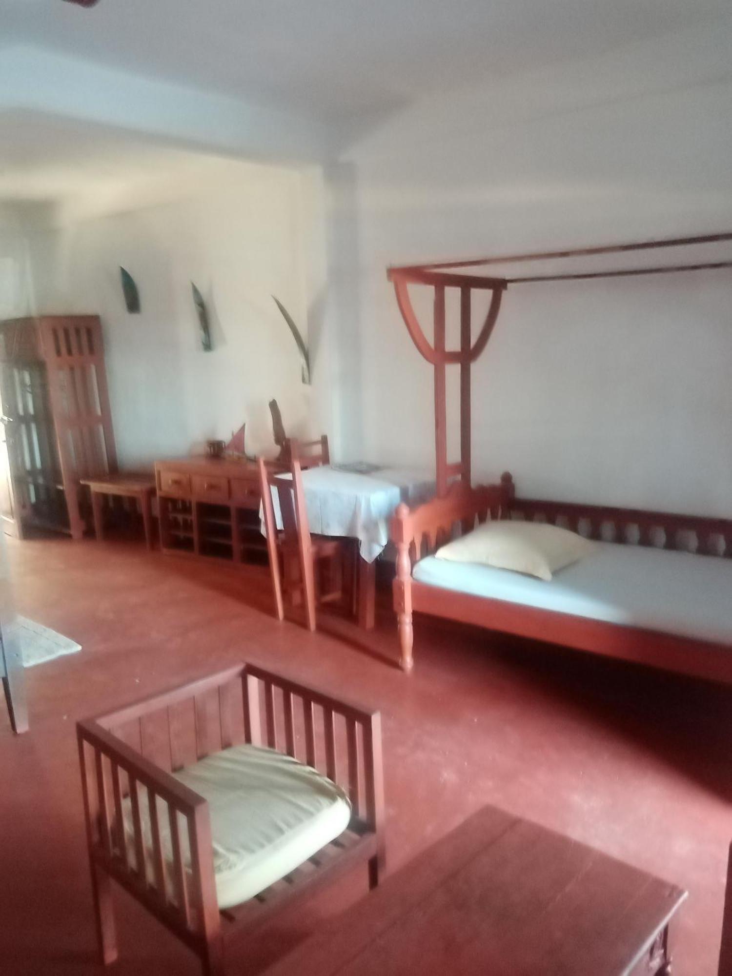 Villa Mena Нуси-Бе Экстерьер фото