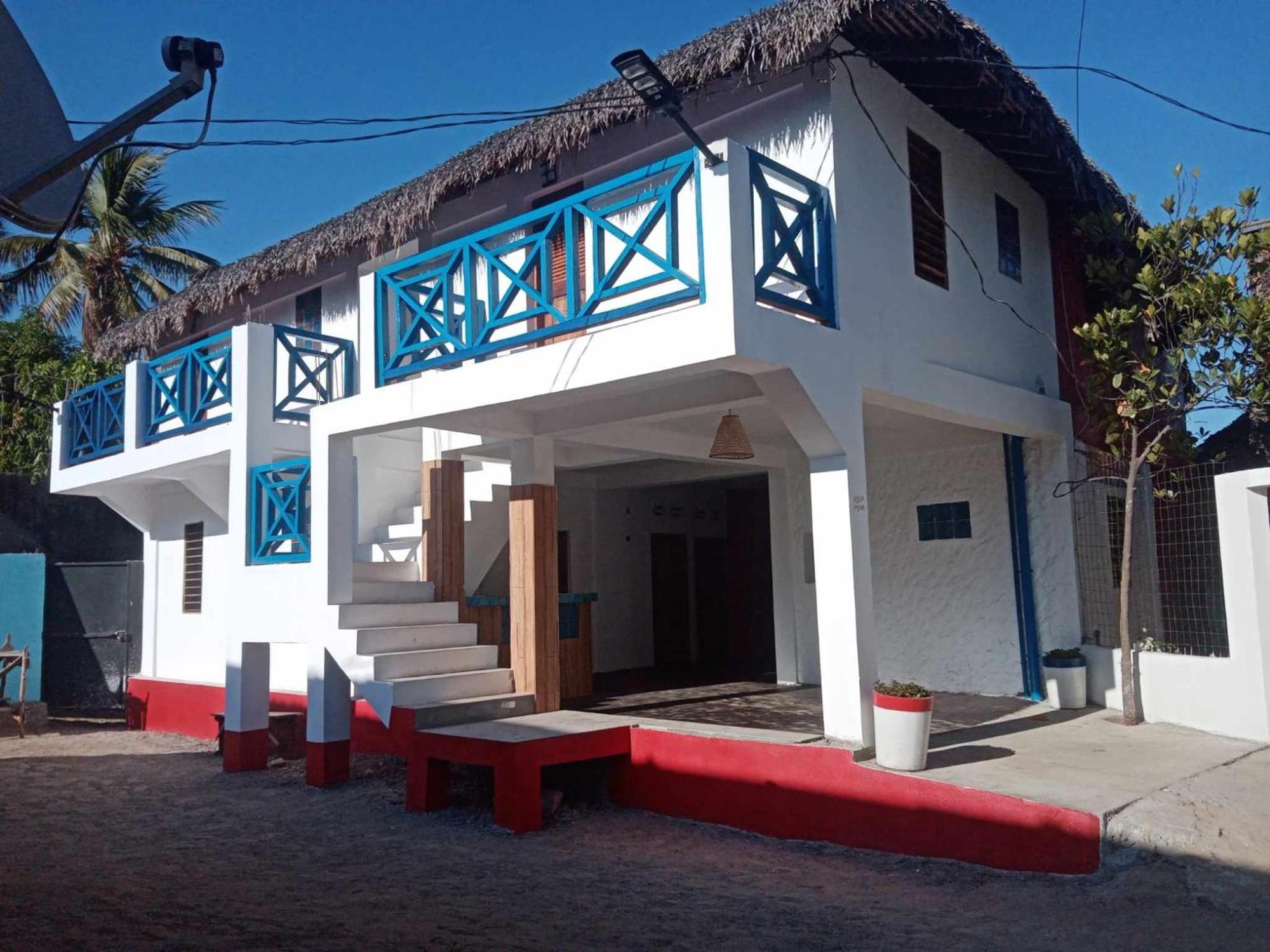 Villa Mena Нуси-Бе Экстерьер фото